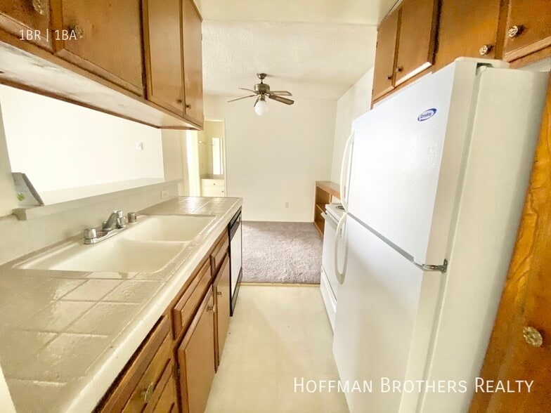 Building Photo - 1711 Corinth Ave