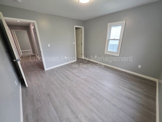 Building Photo - 1817 W Michigan Ave