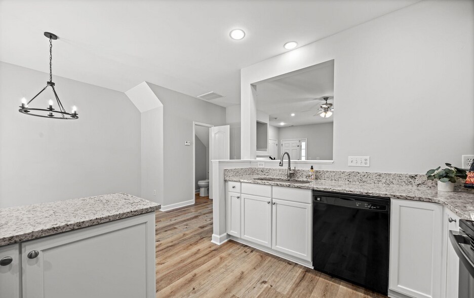 Building Photo - 6058 San Marcos Way
