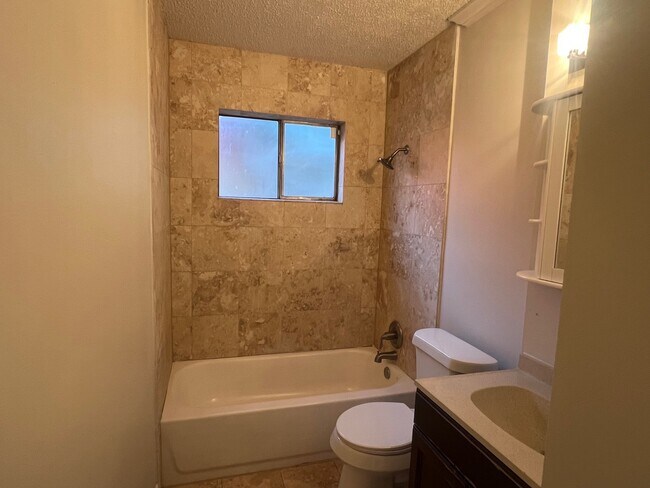 Building Photo - 5310 Grace Point Ln