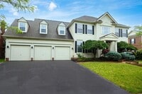 Building Photo - 7200 Fernridge Dr