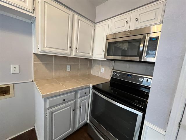 Building Photo - 17084 Westgrove Dr