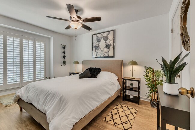 Building Photo - 224 Glenstone Cir