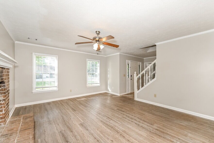 Building Photo - 1551 Willow Creek Ct