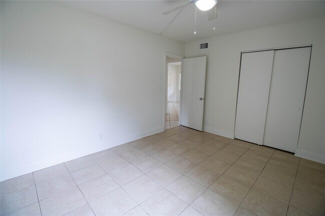 Building Photo - 1505 SW 2nd St