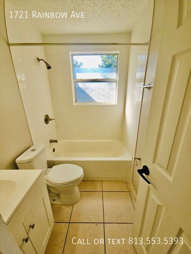 Building Photo - 1721 Rainbow Ave