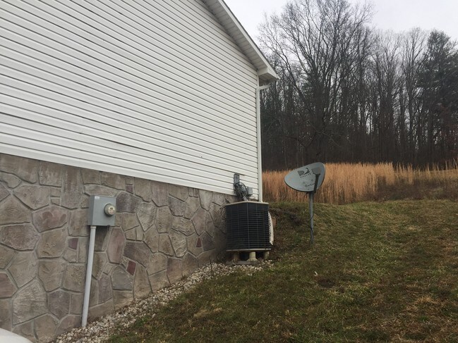 Building Photo - 2175 Maple Acres Rd