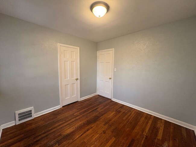 Building Photo - Charming 3 Bedroom for Rent In Cleveland H...