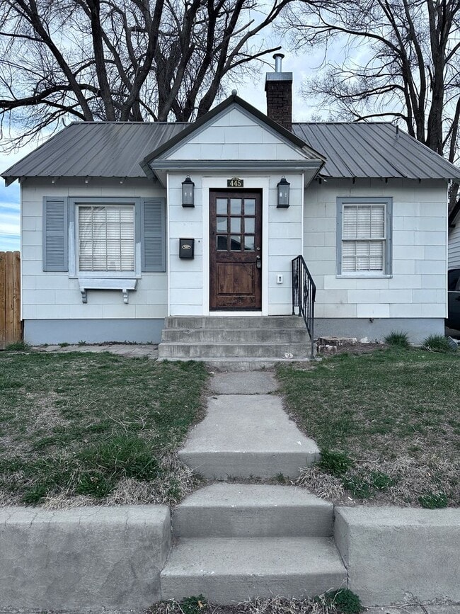 Building Photo - 445 2nd St