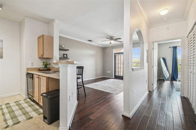 Building Photo - 5000 Culbreath Key Way