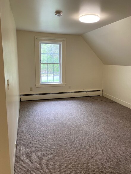 Living room - 31 Elm Hill Rd