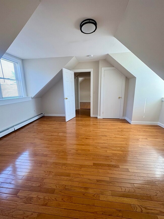 Building Photo - 12 N Main St