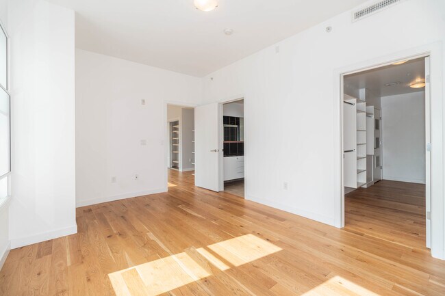 Master Bedroom - 410 Acoma St