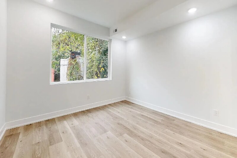 Building Photo - 1726 W Susquehanna Ave