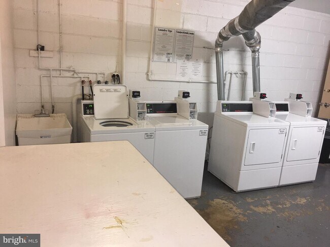 Building Photo - 7600 Savannah St