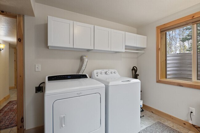 Building Photo - 4801 Conifer Dr