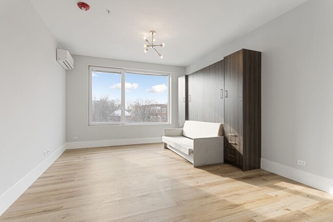 Building Photo - 1517 W Howard St