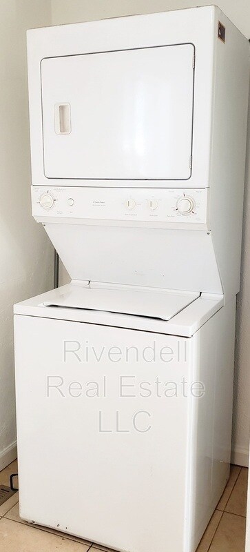 Building Photo - 1496 Joliet St