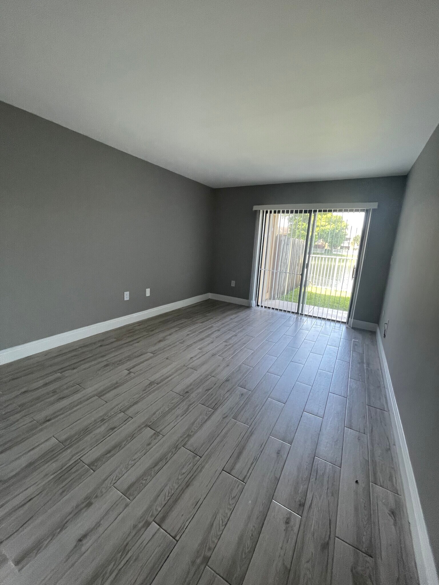 Building Photo - 5200 NW 31st Ave