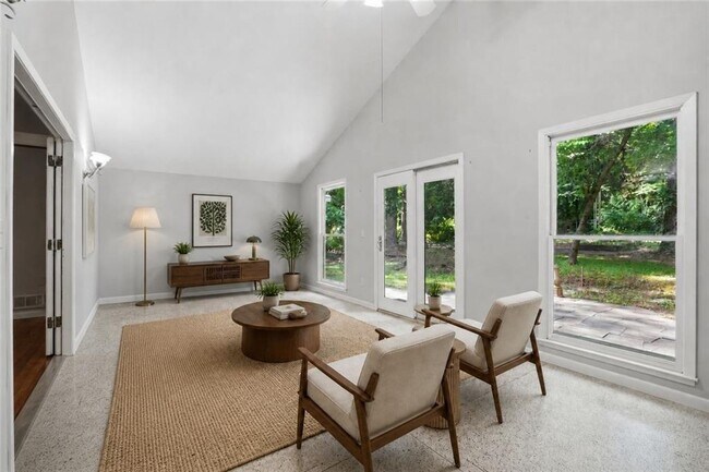 Building Photo - 2209 Cherring Ln
