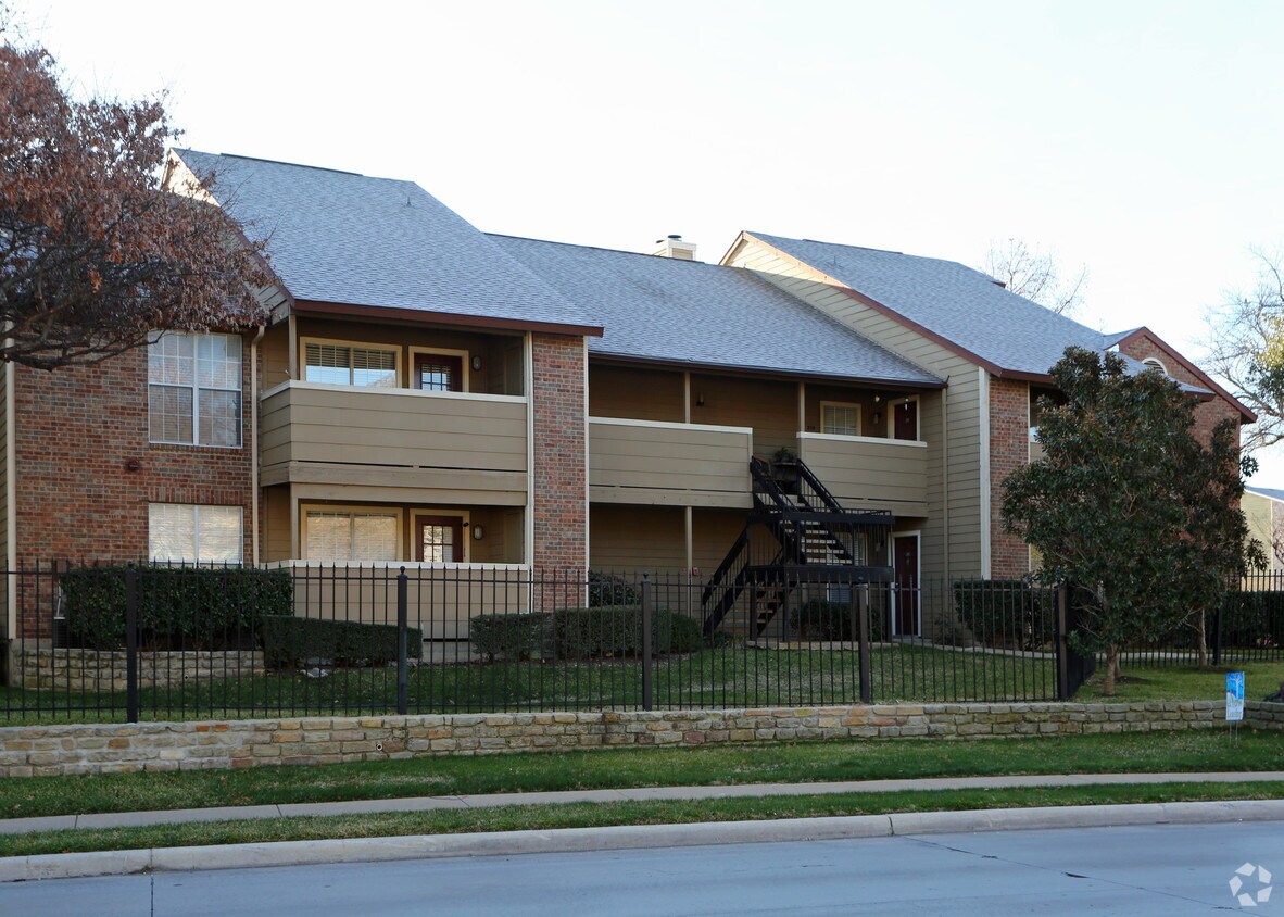 Coffee Creek Apartment Homes Fort Worth