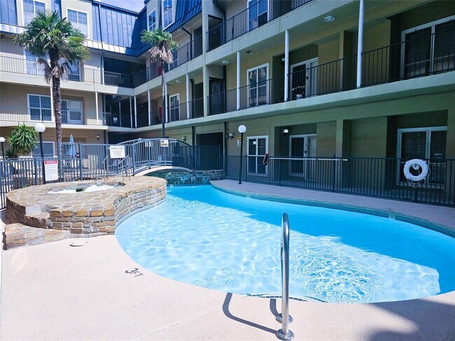 Building Photo - 921 Marine Dr