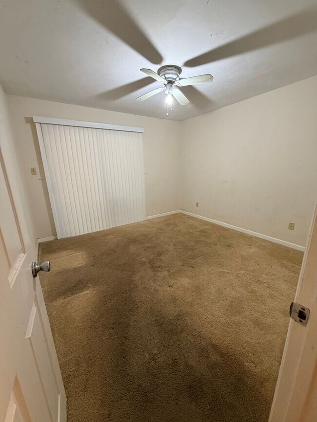 Building Photo - 216 Dixie Dr