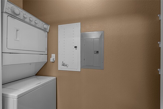 Building Photo - 2299 Lone Star Dr