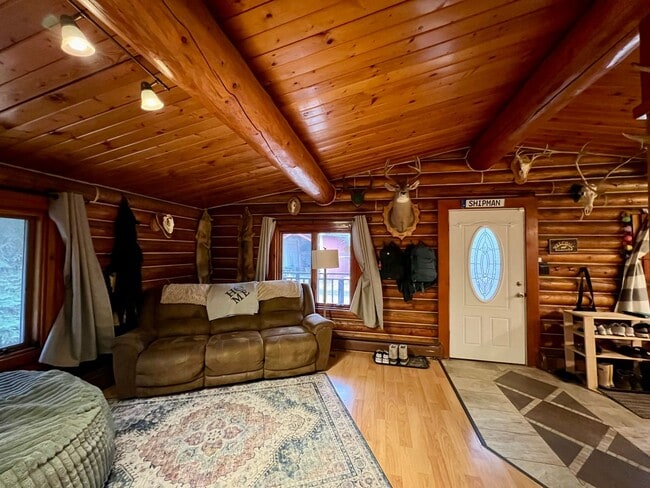 Building Photo - Charming 3-Bedroom Home in North Pole, AK ...