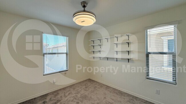 Building Photo - 3913 S 58th Ln