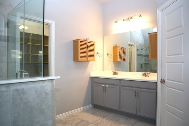 Building Photo - 4553 New Country Dr