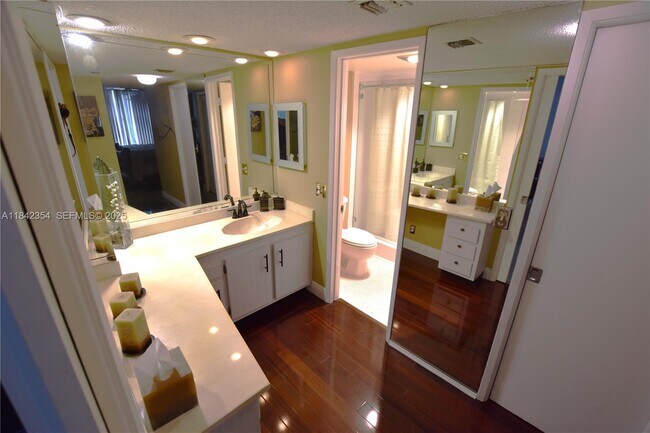 Building Photo - 3800 Oaks Clubhouse Dr