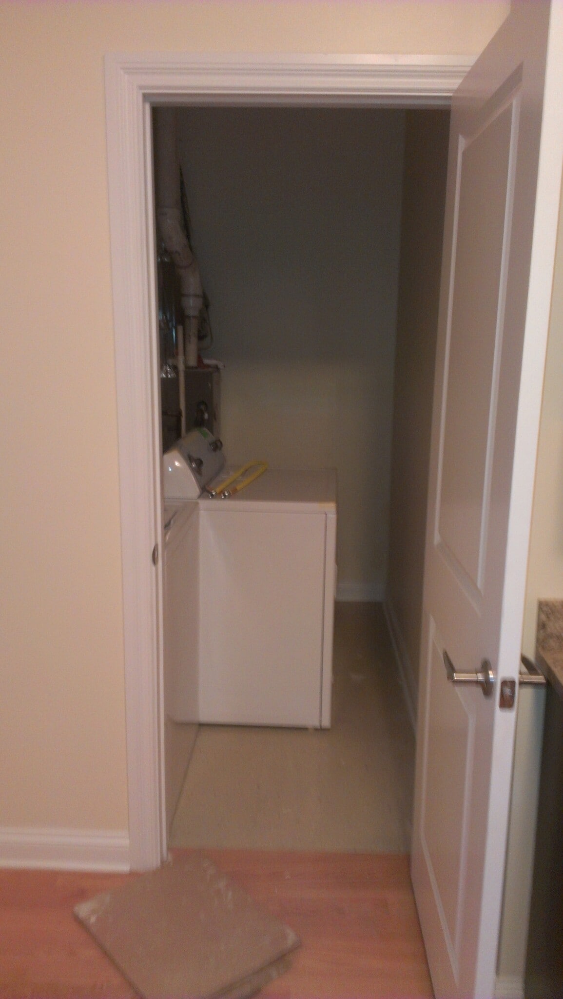 Building Photo - 1758 W Montrose