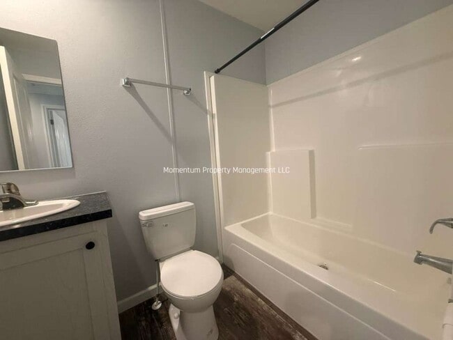 Building Photo - Gorgeous 3/2 Brooksville Available Now !