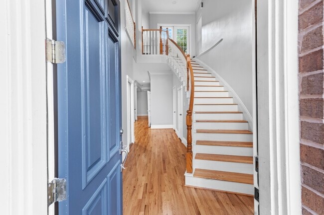 Building Photo - 4742 Post Oak Timber Dr