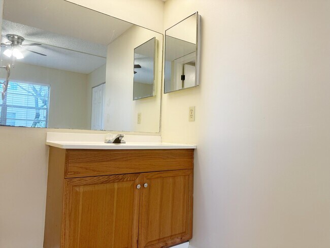 Building Photo - 3207 NW 103rd Terrace