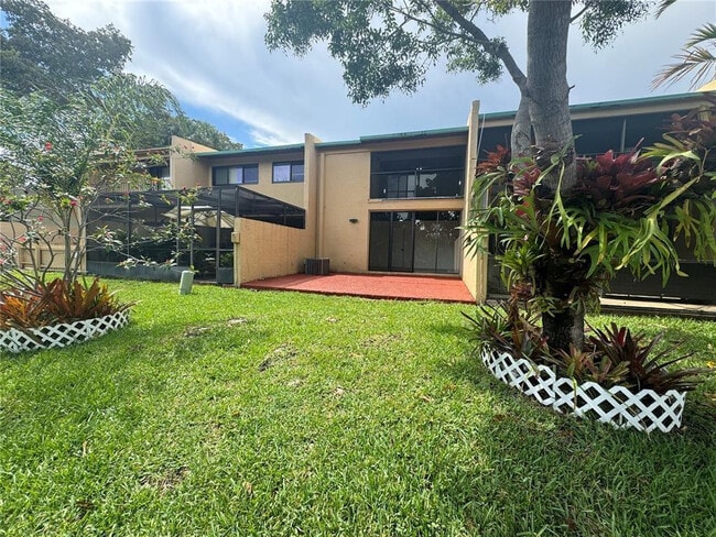 Building Photo - 761 E Coco Plum Cir