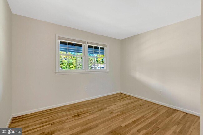 Building Photo - 6805 Reynard Dr