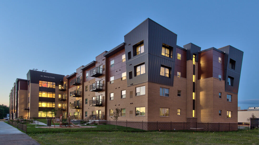 Primary Photo - 1st Avenue Flats