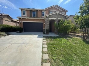 Building Photo - 446 Almond Ln