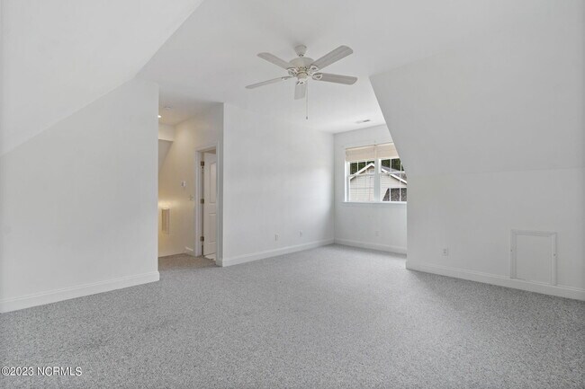 Building Photo - 3929 Harmony Cir