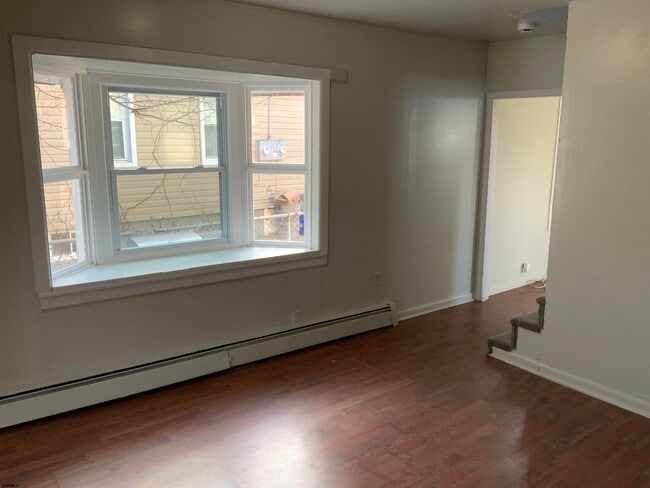 Building Photo - 42 E Greenfield Ave