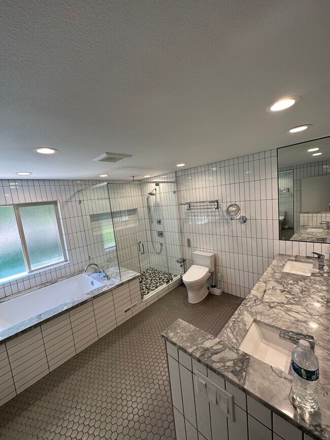 Building Photo - Beautiful Fieldcreek Ranch Exclusive Home