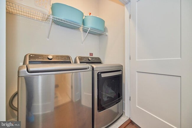 Building Photo - 20055 Old Line Terrace