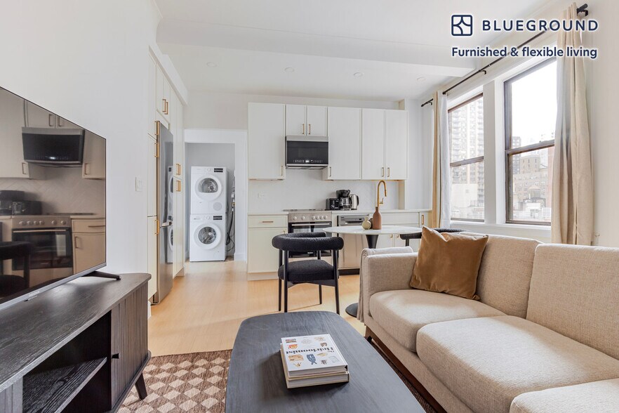 Building Photo - 244 W 72nd St