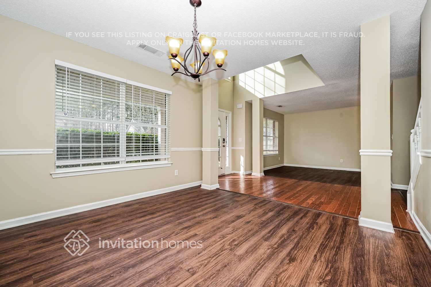 Building Photo - 363 Ermines Way