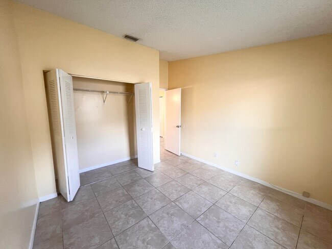 Building Photo - 3737 Mil-Lake Cir