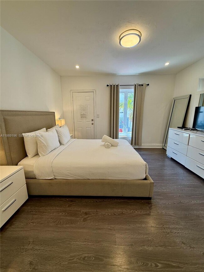 Building Photo - 1542 Jefferson Ave