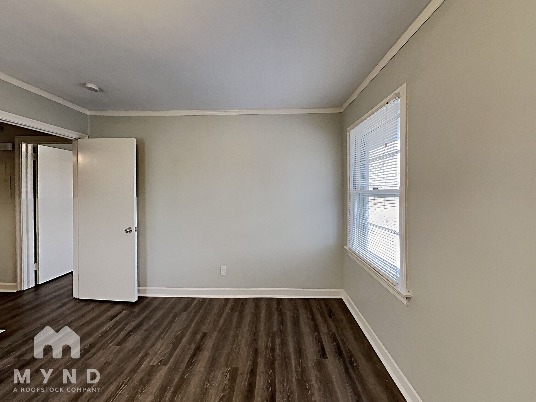 Building Photo - 1105 S Parkwood Dr