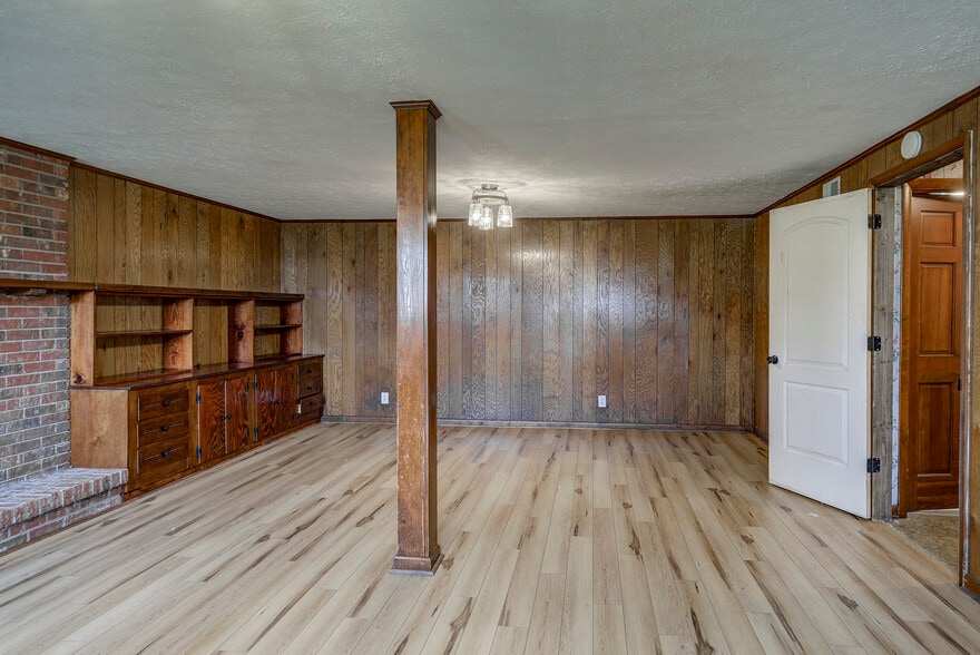 Building Photo - 145 Keystone Dr